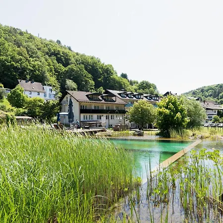 فندق Christel 3*