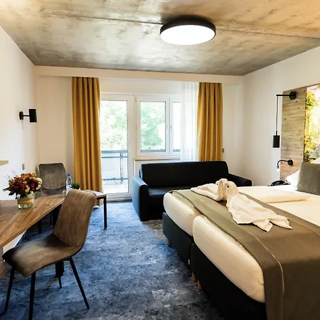 Christel 3* Heimbuchenthal