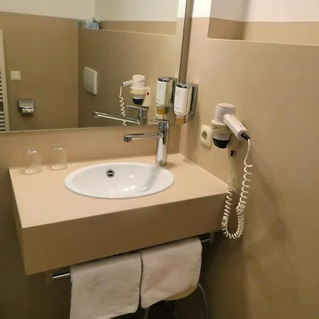 Christel Hotel 3*